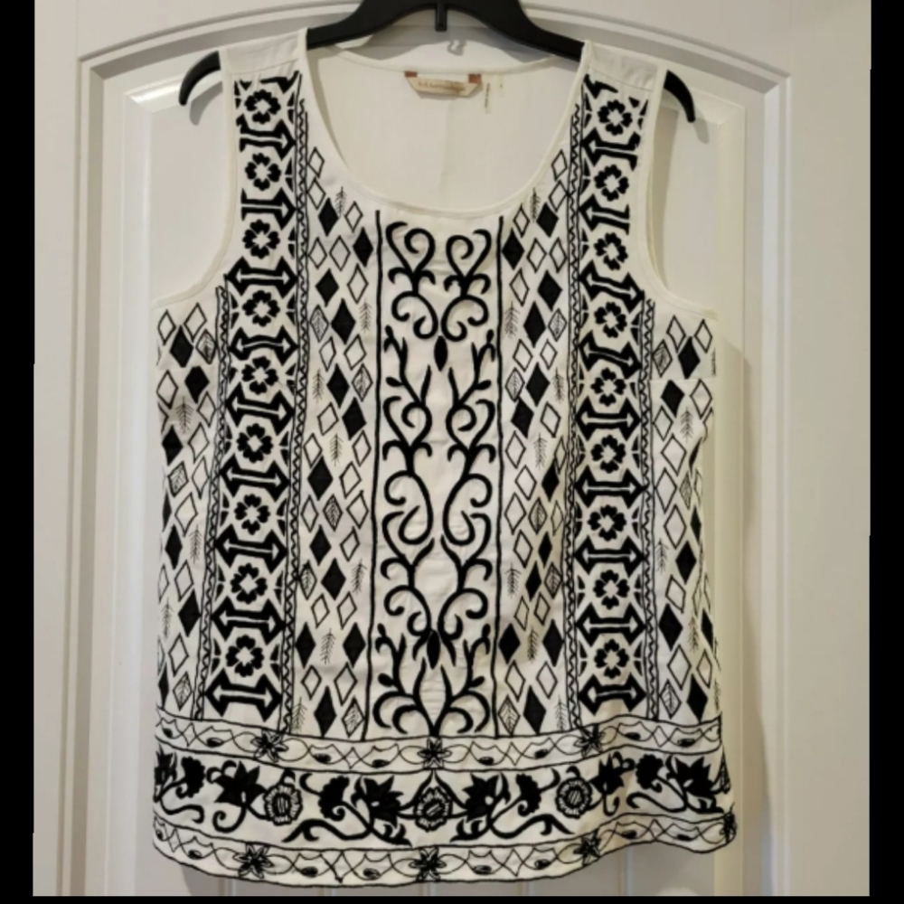 Soft Surroundings white & black embroidered pullover cotton top S - Picture 5 of 9